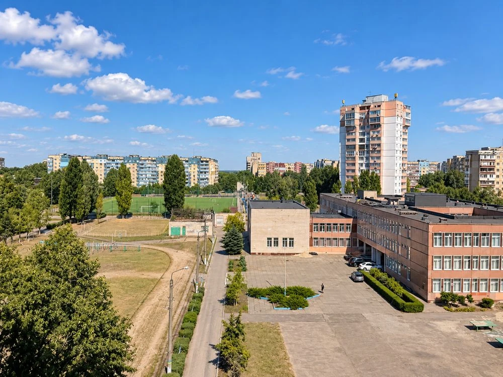 Продаж 3-кімнатного квартири з ремонтом, меблями та технікою — 2 мі