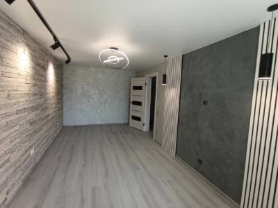 FOR SALE: 1-bedroom apartment in the city center on Freedom Avenue