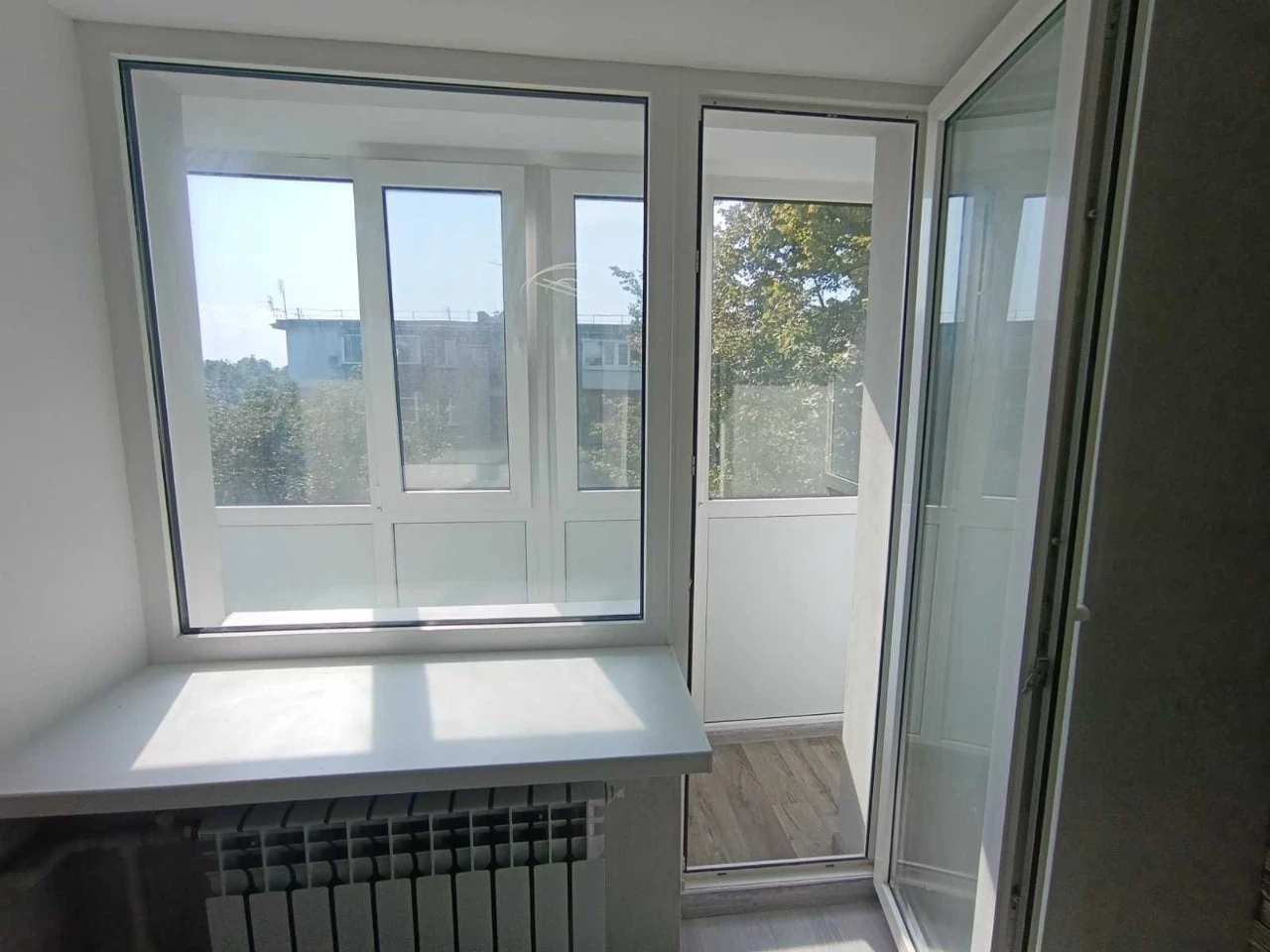 FOR SALE: 1-bedroom apartment in the city center on Freedom Avenue