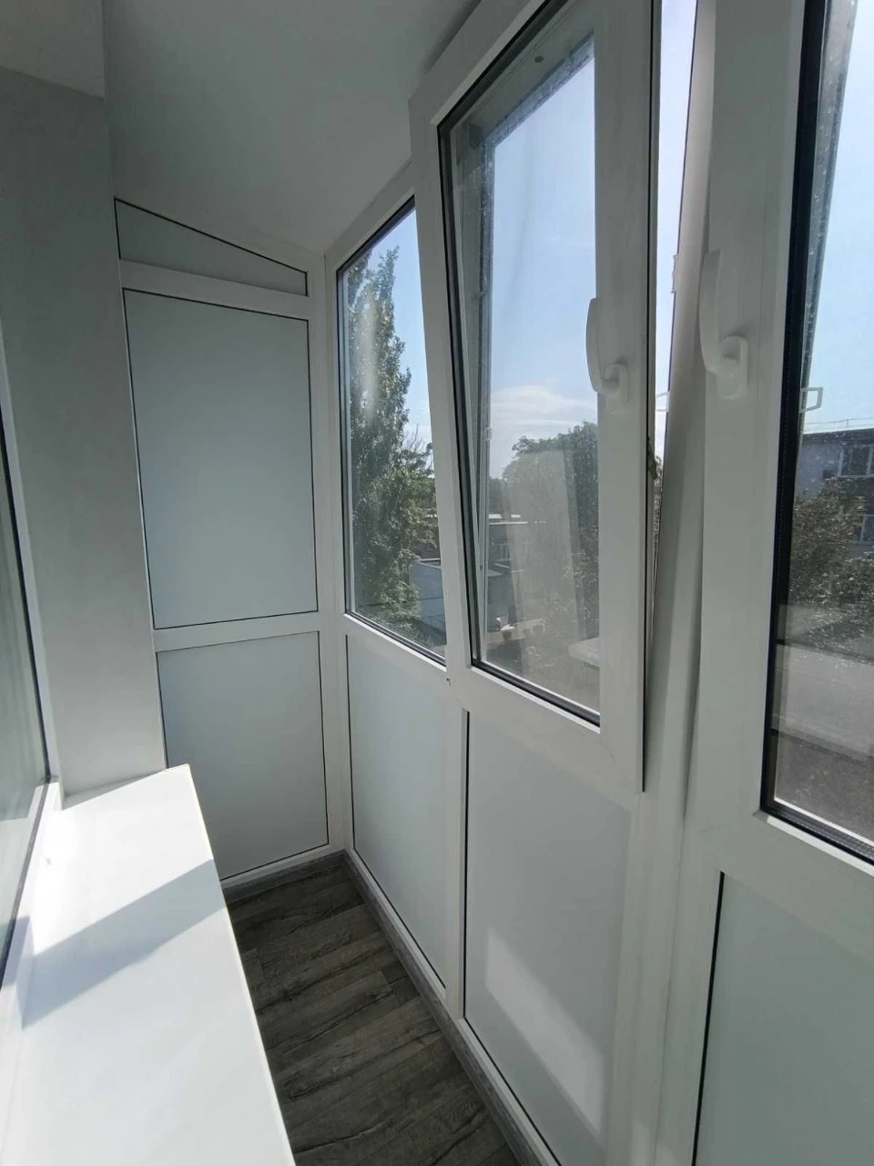 FOR SALE: 1-bedroom apartment in the city center on Freedom Avenue