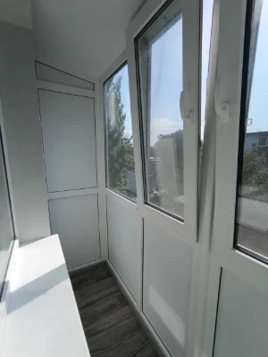 FOR SALE: 1-bedroom apartment in the city center on Freedom Avenue