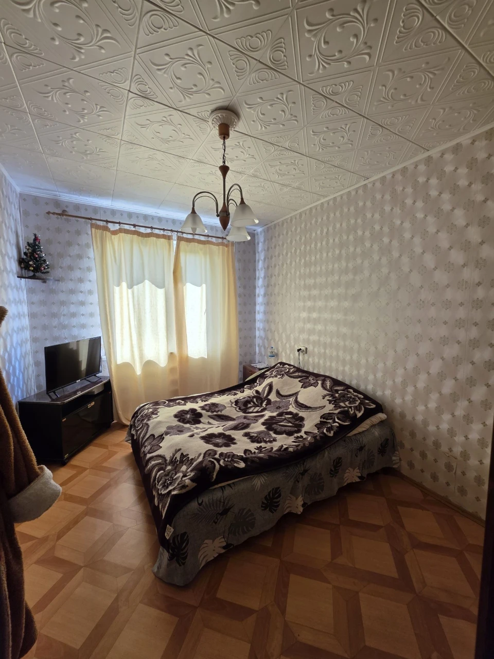 Продається двокімнатна квартира біля парку
