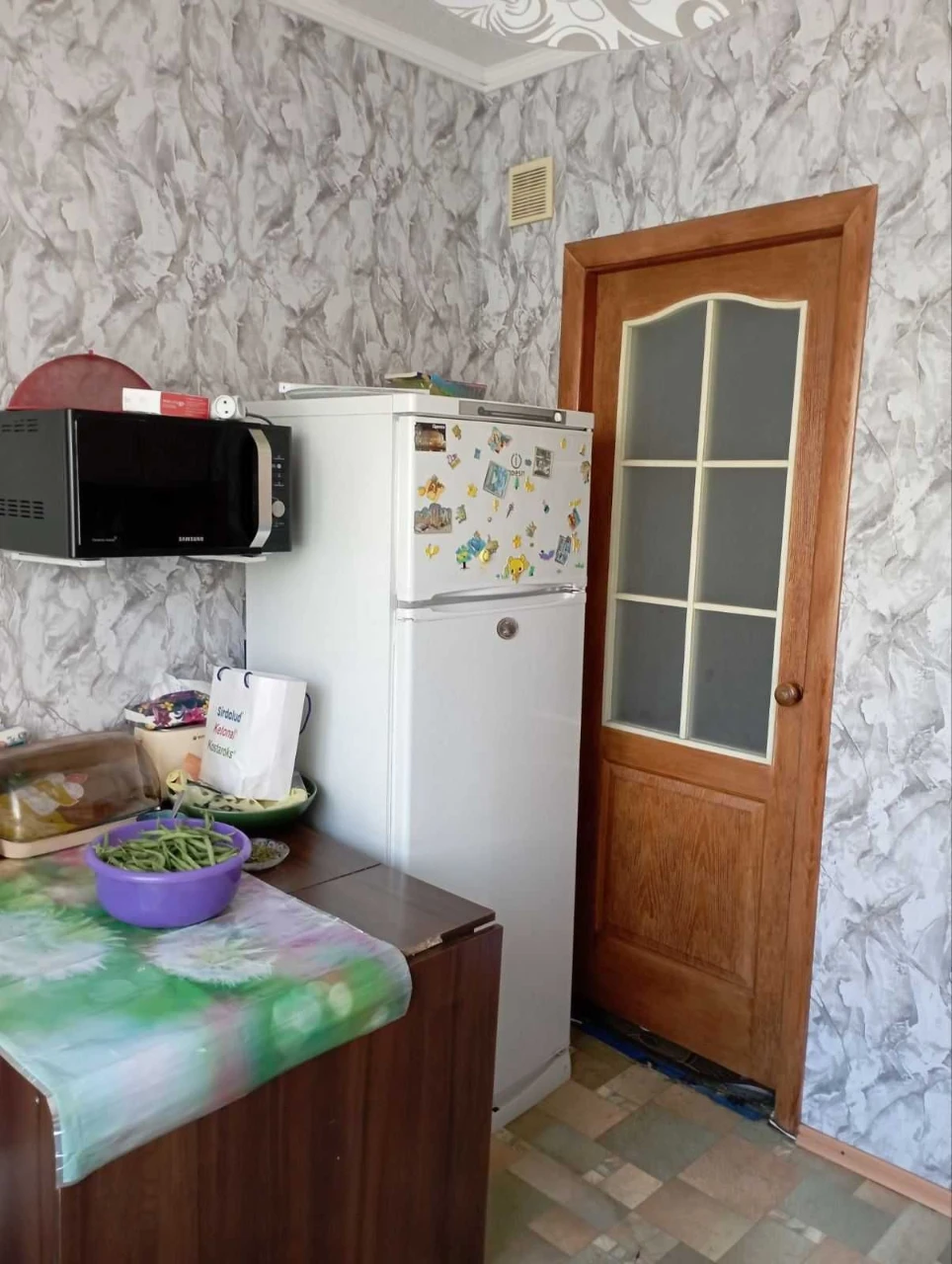 Продам 3-ком Левый Берег 5этаж мебель и техника, без долгов.