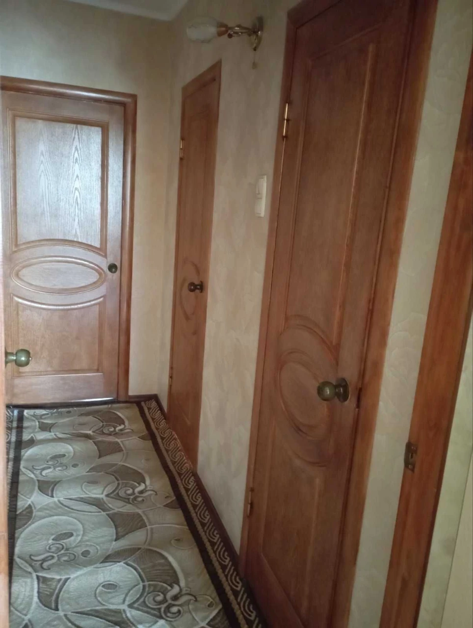 Продам 3-ком Левый Берег 5этаж мебель и техника, без долгов.