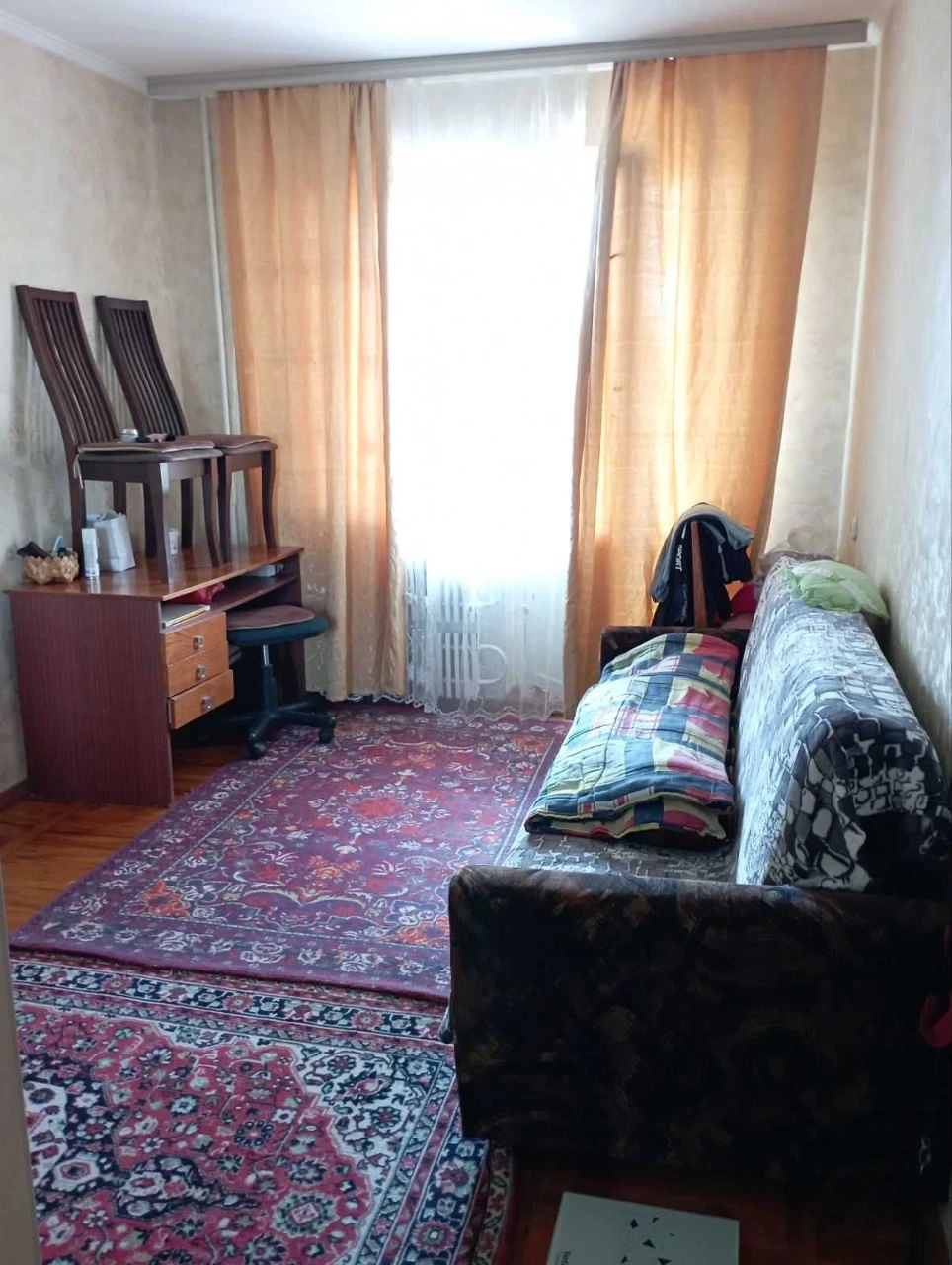 Продам 3-ком Левый Берег 5этаж мебель и техника, без долгов.