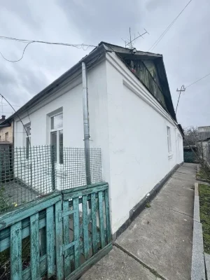 Продаж частини будинку р-н Дастор