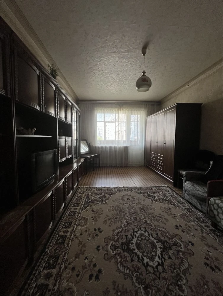 For sale 4-room apartment on the Left Bank, 5th microdistrict