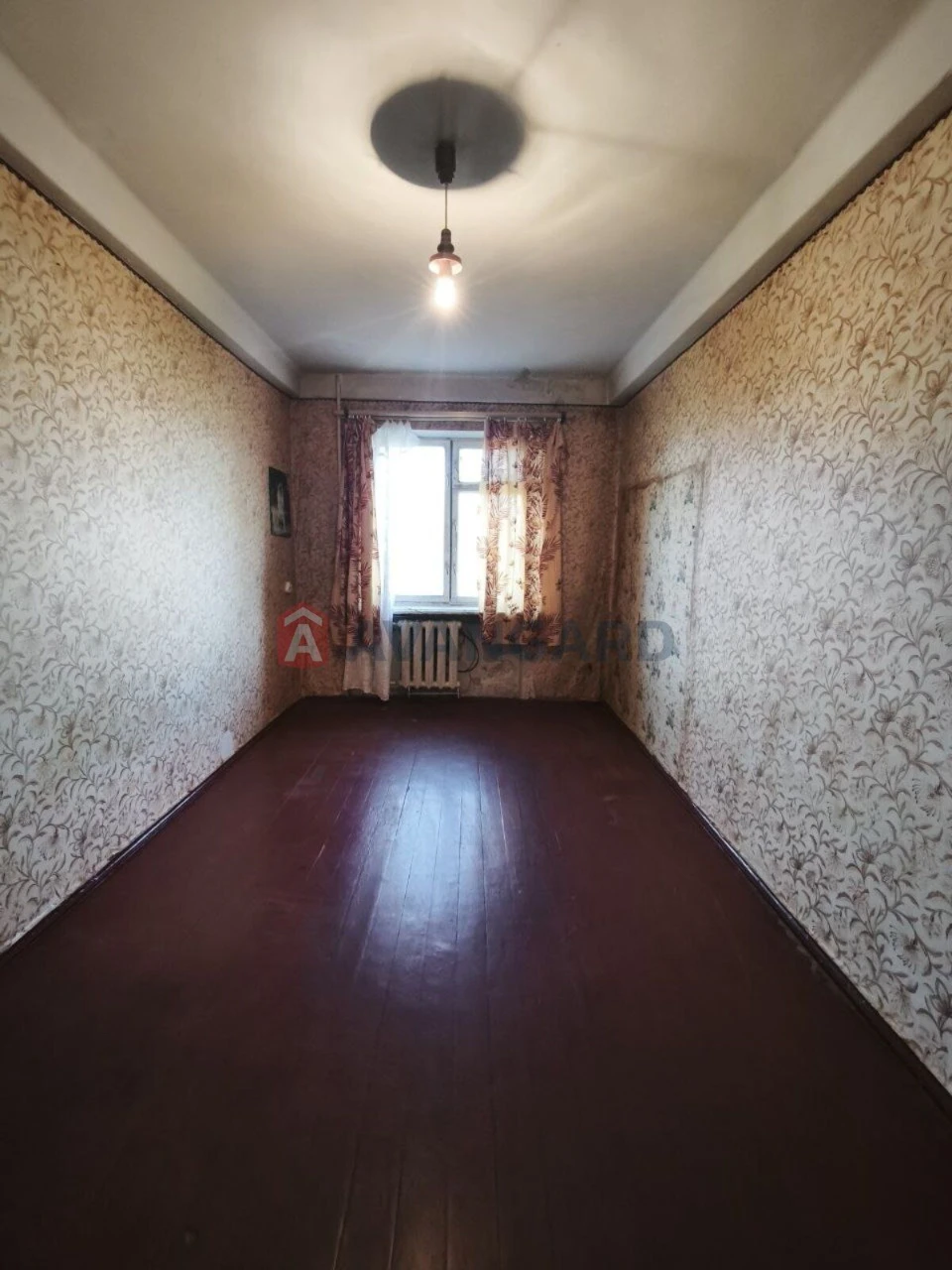For Sale: 3-bedroom apartment. Under renovation. Zone: Train Station