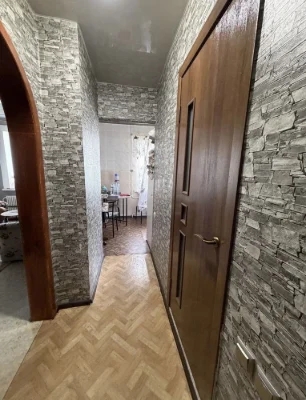 Продам 3-ком.кв Левый берег, 5 микрорайон ( ост. Зил )