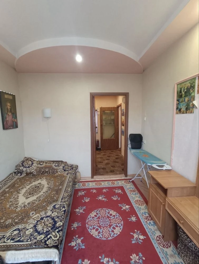 Продам 3-ком.кв на Левом берегу, 5 микрорайон с видом на Лес