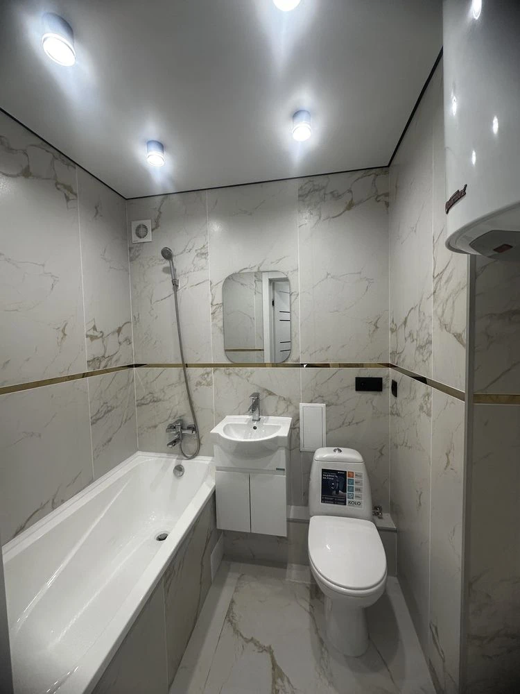 For Sale 2-room apartment with renovation near Aurora Avenue Station