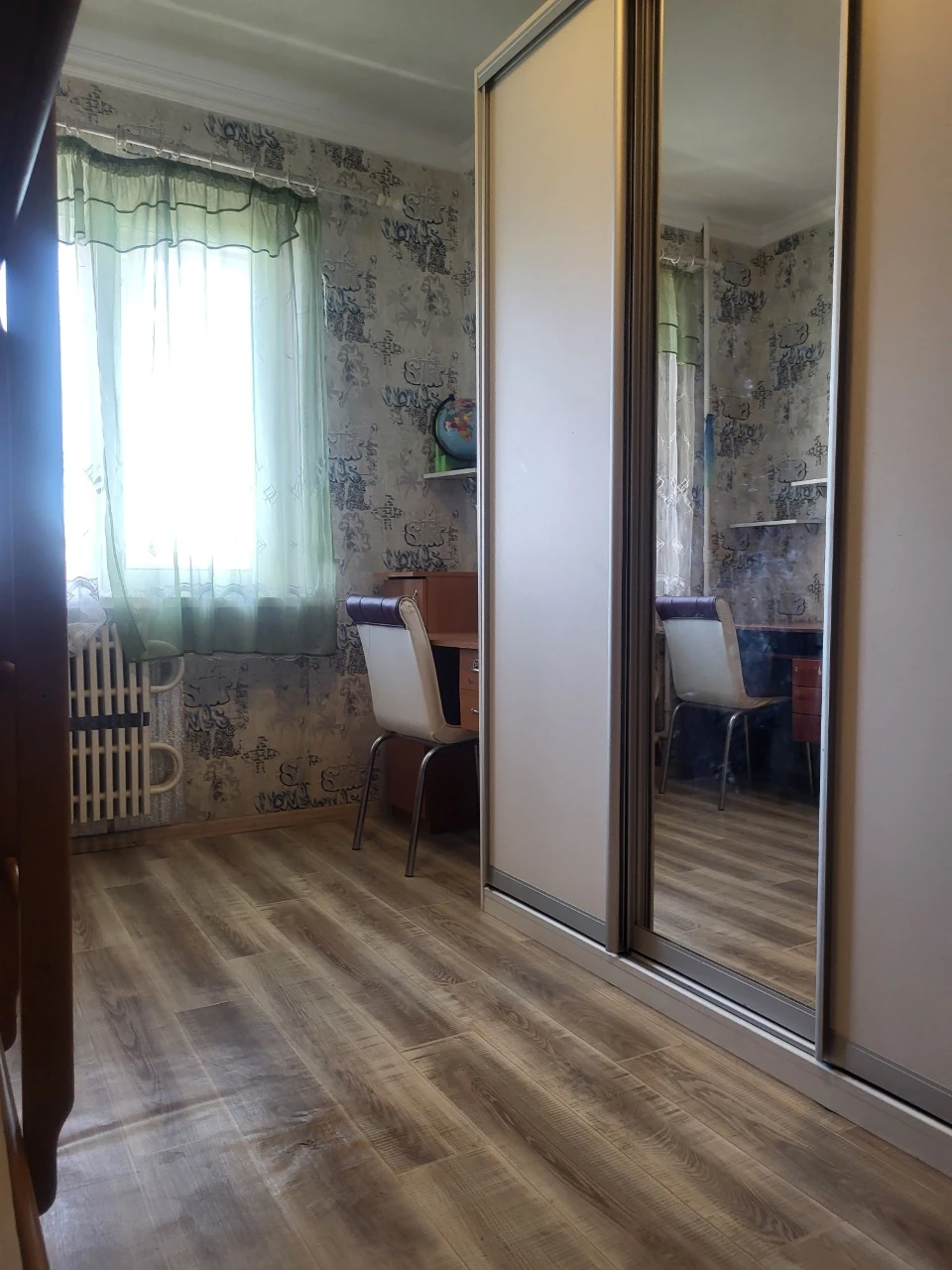 Продается 2- комнатную квартиру Левый берег, 11МКР.