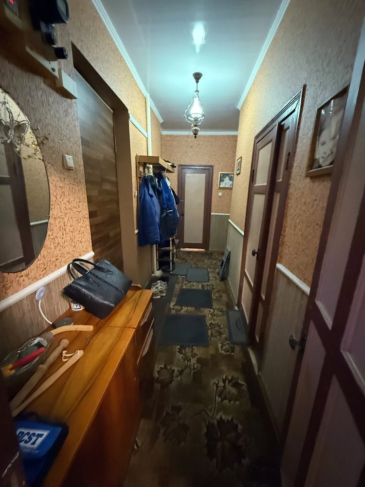 For Sale: 3-room apartment on the 2nd floor of a brick building in Dneprostroy!