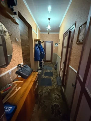 For Sale: 3-room apartment on the 2nd floor of a brick building in Dneprostroy!