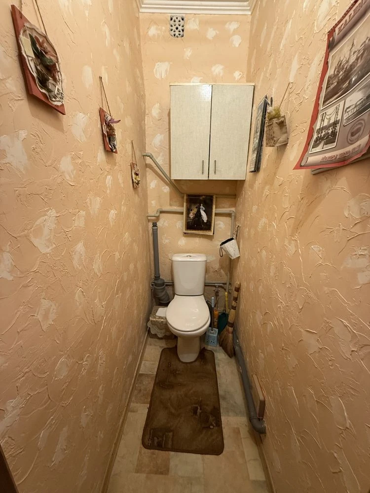 For Sale: 3-room apartment on the 2nd floor of a brick building in Dneprostroy!