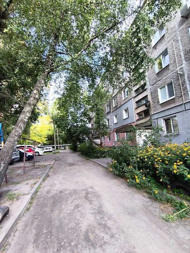 Продается 1-комнатная квартира, 3 этаж, правый берег