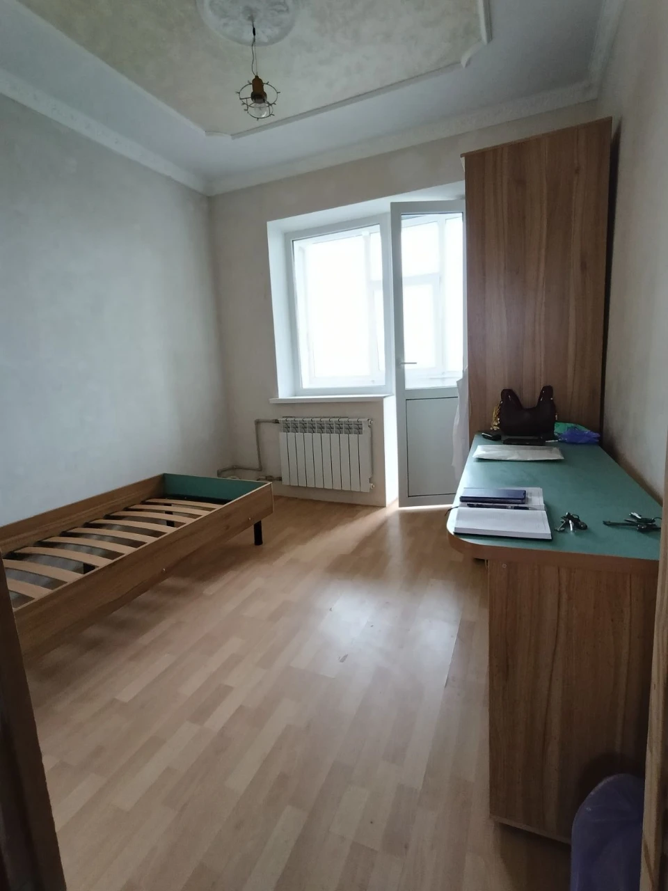 Продается 3-комнатная квартира, левый берег, 9-й микрорайон, рядом с Миром
