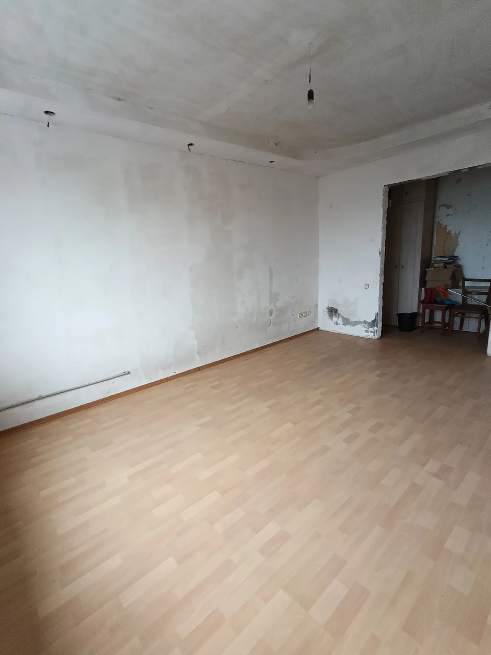 Продается 3-комнатная квартира, левый берег, 9-й микрорайон, рядом с Миром