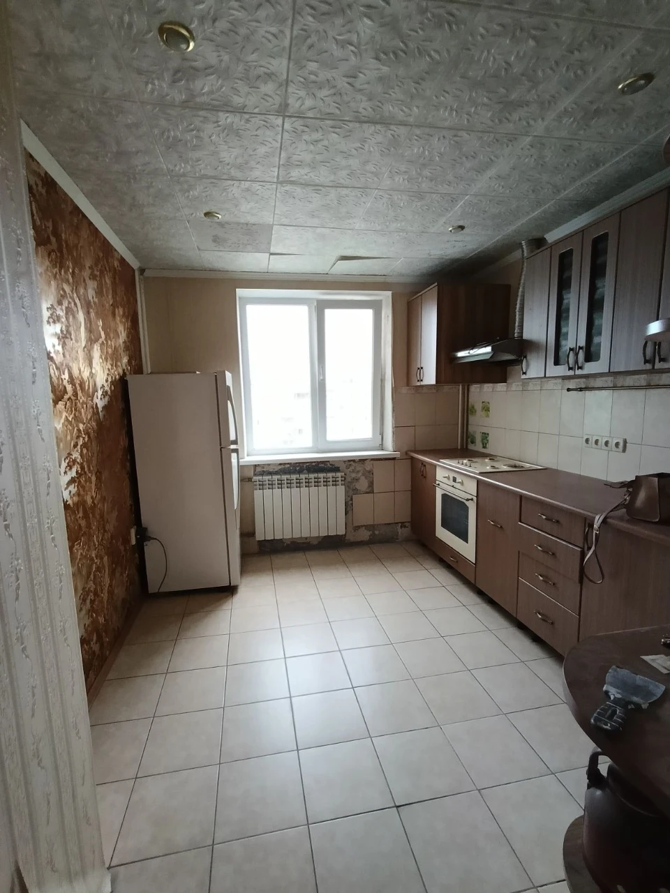 Продается 3-комнатная квартира, левый берег, 9-й микрорайон, рядом с Миром