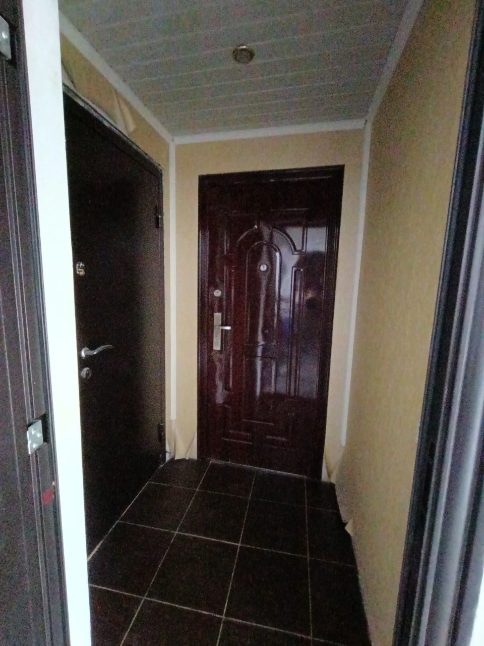 Продается 3-комнатная квартира, левый берег, 9-й микрорайон, рядом с Миром