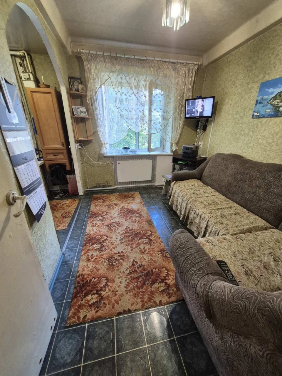For Sale: 4 rooms on Matrosova Street