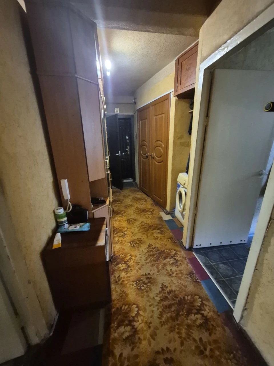 For Sale: 4 rooms on Matrosova Street