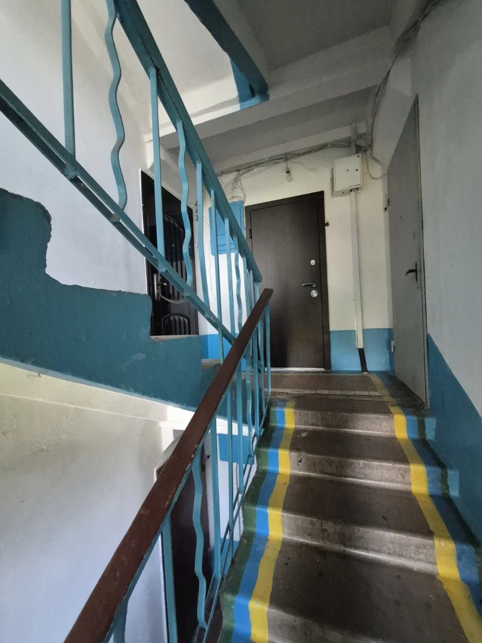 For Sale: 4 rooms on Matrosova Street