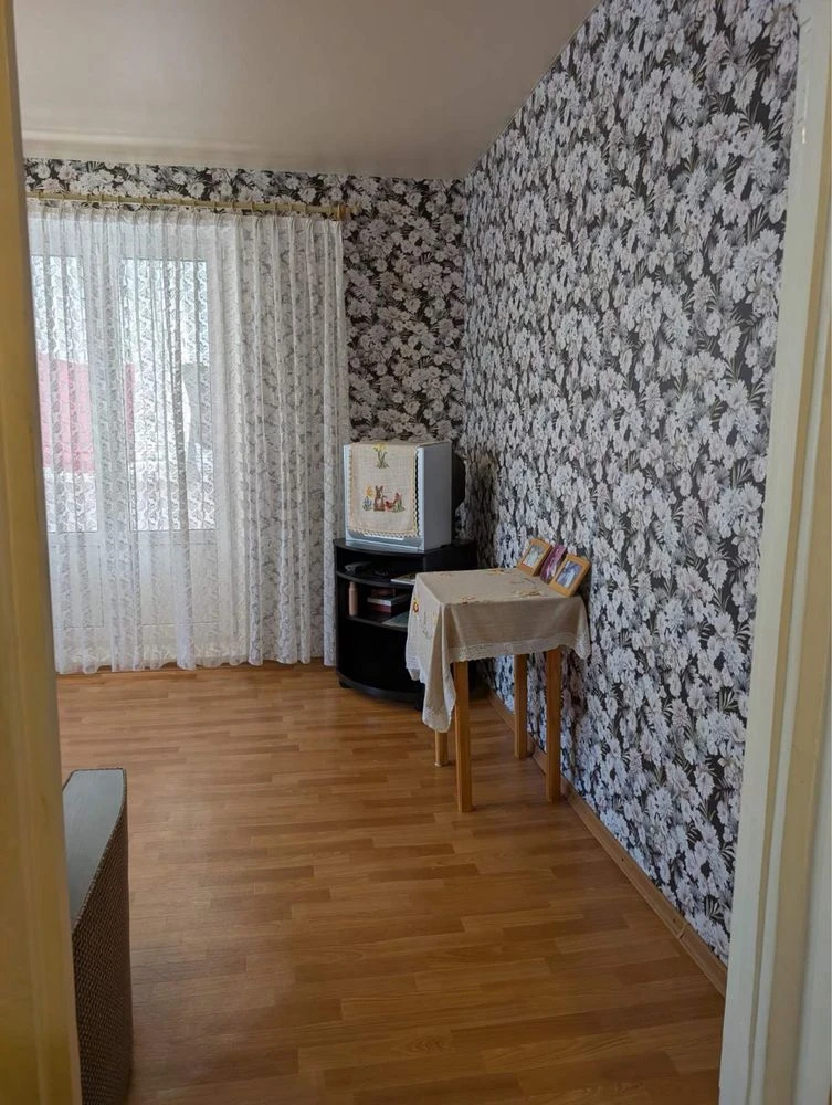 One-room apartment for sale, left bank