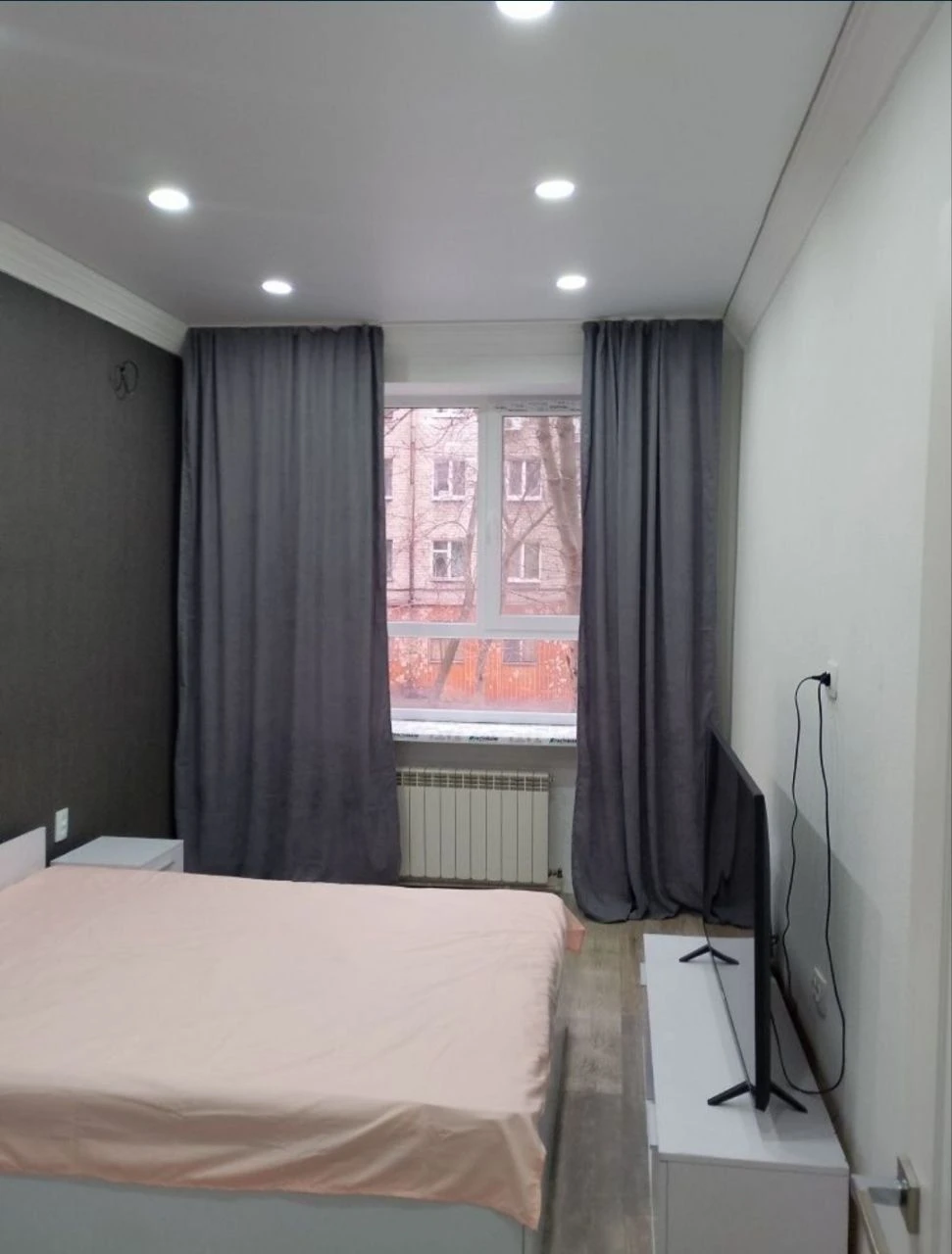 For Sale: 2-room apartment | High-quality renovation | Gas heating | Center | $39,000