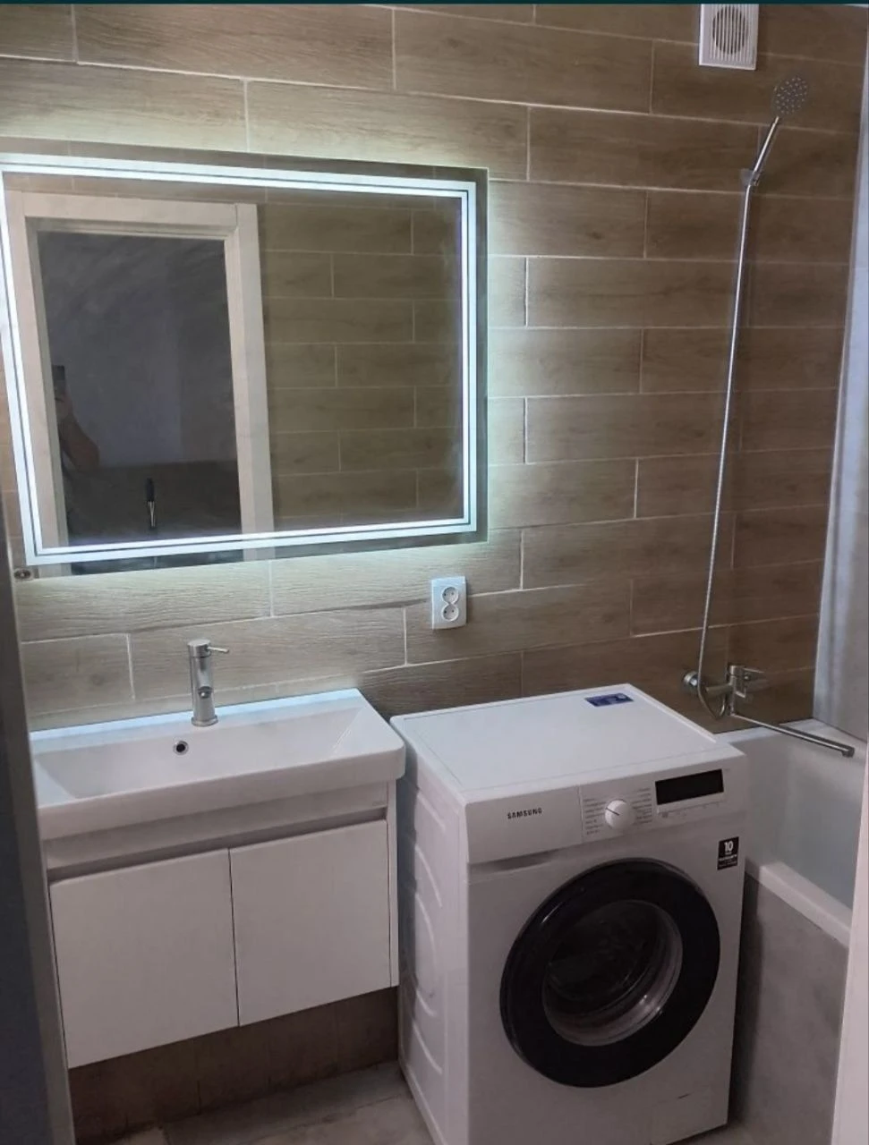 For Sale: 2-room apartment | High-quality renovation | Gas heating | Center | $39,000