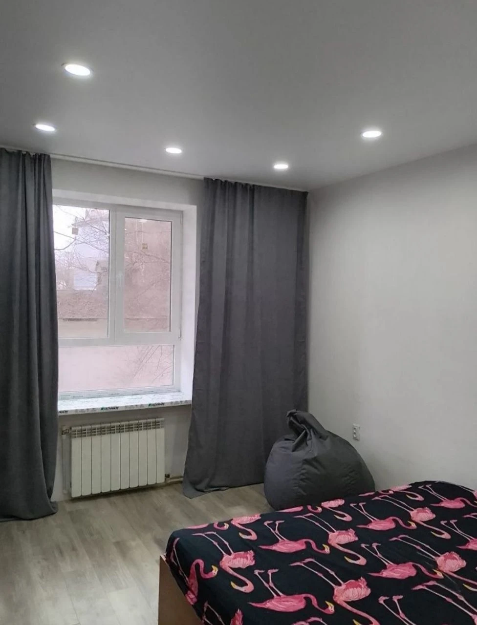 For Sale: 2-room apartment | High-quality renovation | Gas heating | Center | $39,000