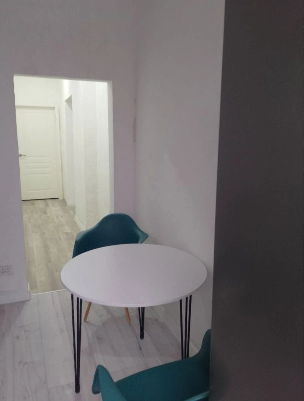 For Sale: 2-room apartment | High-quality renovation | Gas heating | Center | $39,000
