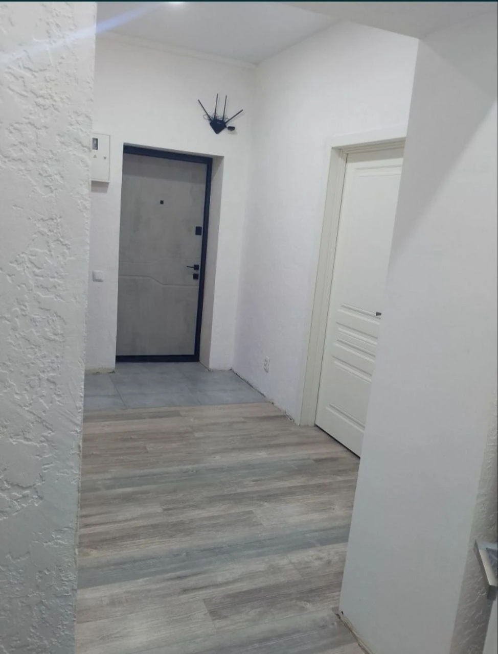 For Sale: 2-room apartment | High-quality renovation | Gas heating | Center | $39,000