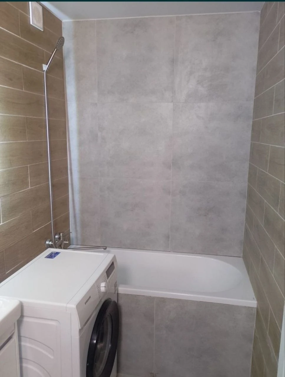 For Sale: 2-room apartment | High-quality renovation | Gas heating | Center | $39,000