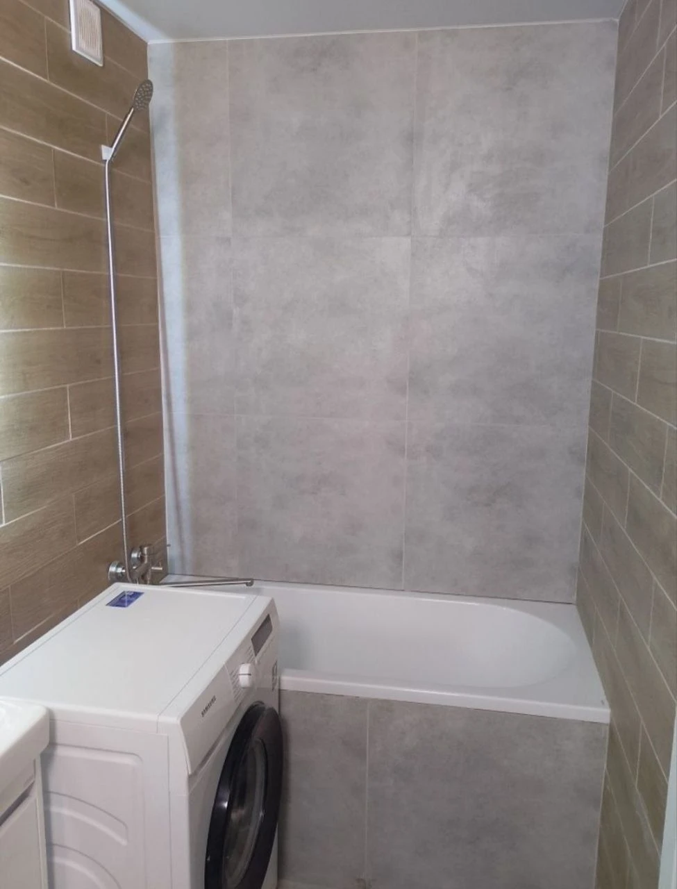 For Sale: 2-room apartment | High-quality renovation | Gas heating | Center | $39,000