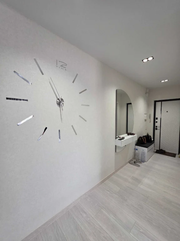 For sale, three-room apartment on the left bank of the city of Kam'yantsk