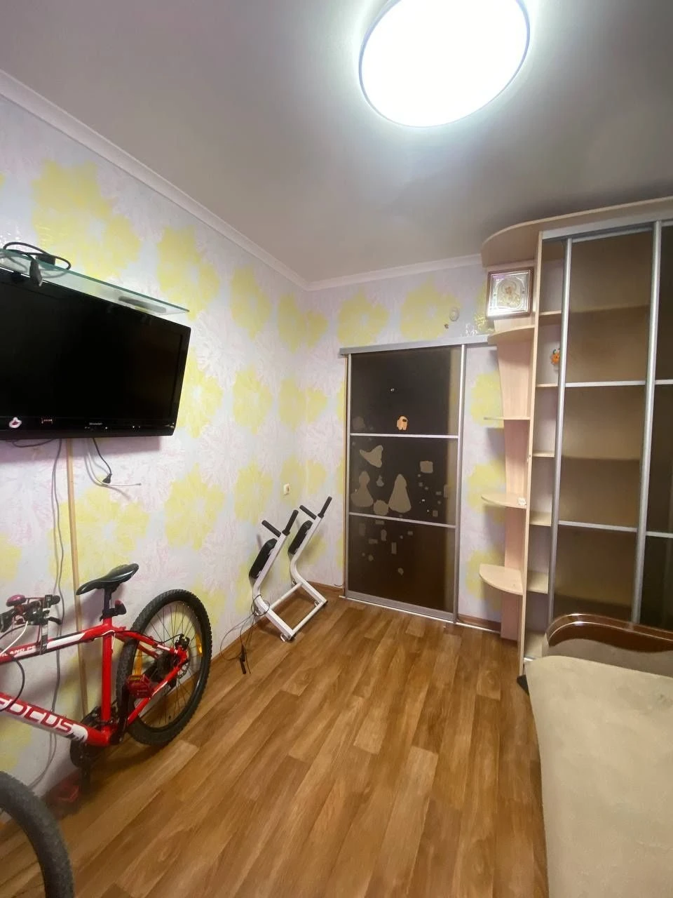 Продається 3-кімнатна квартира