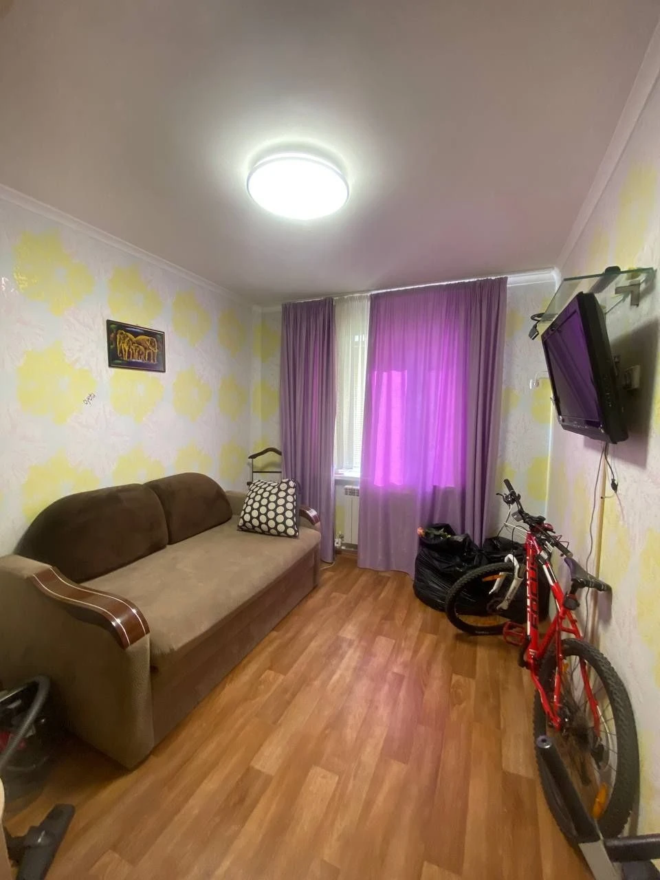 Продається 3-кімнатна квартира