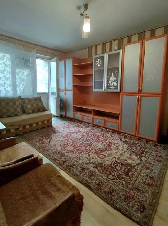 Продам 2 х комнатную квартиру Левый Берег, 1 мкр.