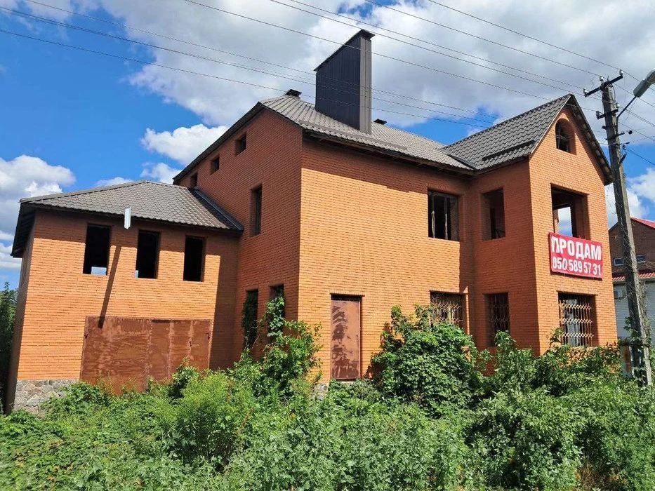 Продаж будинку поблизу стадіону "Ворскла"