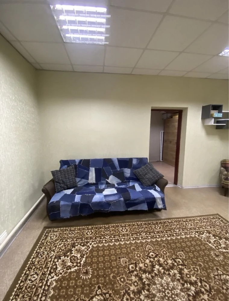 Продається 2-кімнатна квартира в центрі, Кам'янське