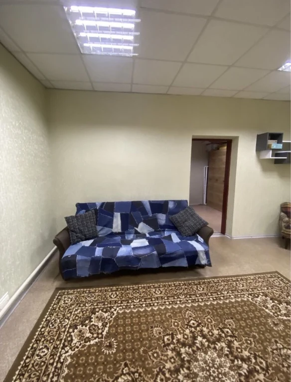 Продається 2-кімнатна квартира в центрі, Кам'янське