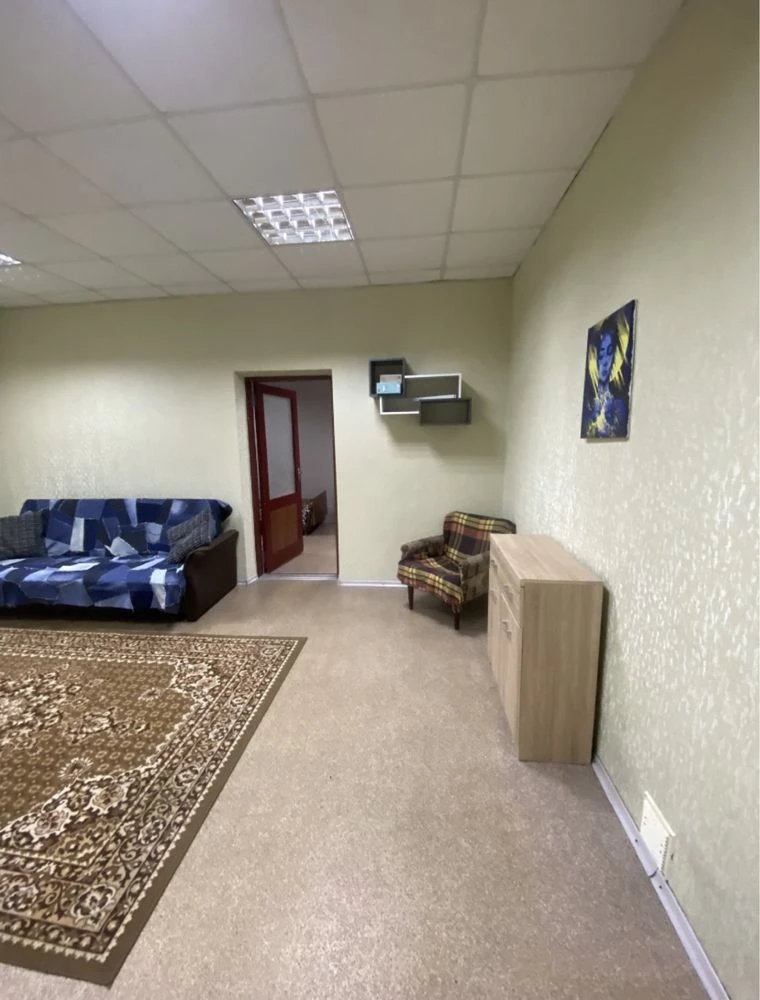 Продається 2-кімнатна квартира в центрі, Кам'янське