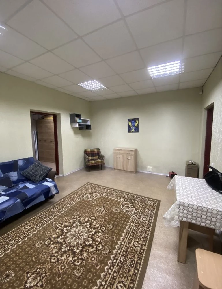 Продається 2-кімнатна квартира в центрі, Кам'янське