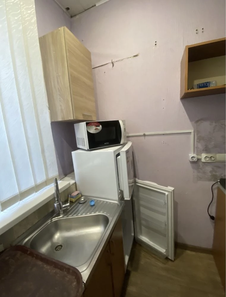 Продається 2-кімнатна квартира в центрі, Кам'янське