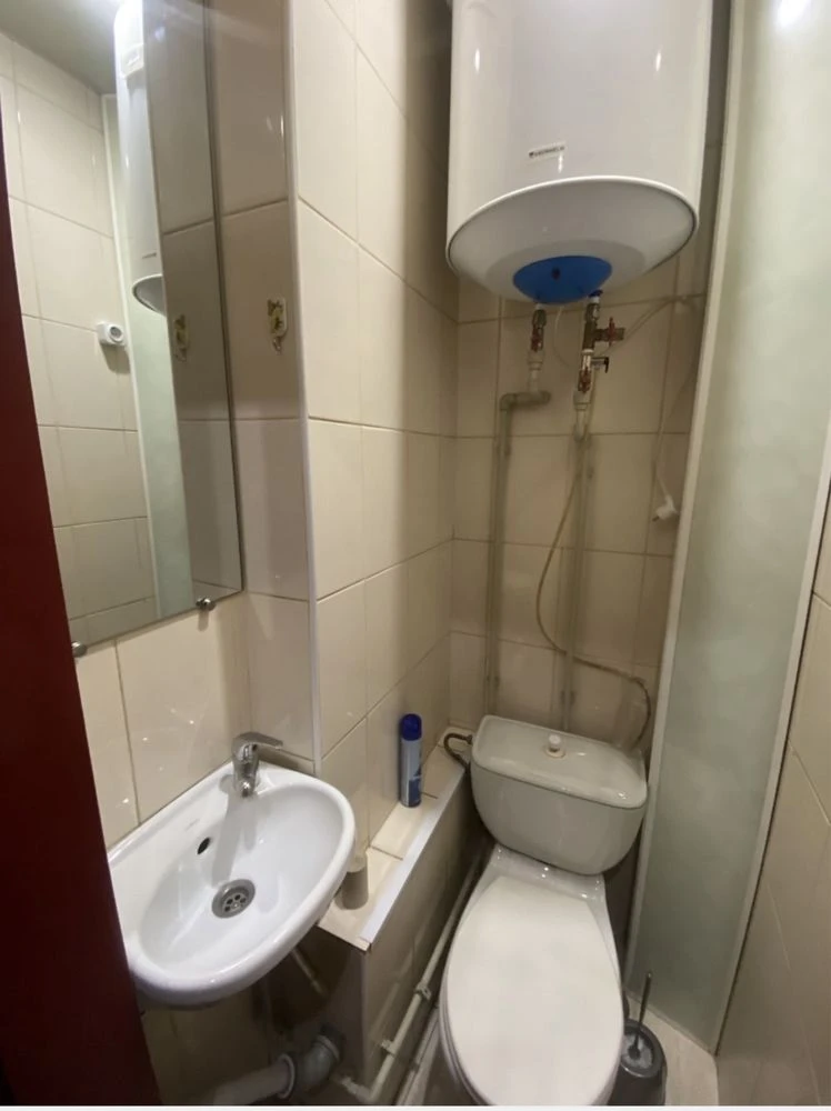 Продається 2-кімнатна квартира в центрі, Кам'янське