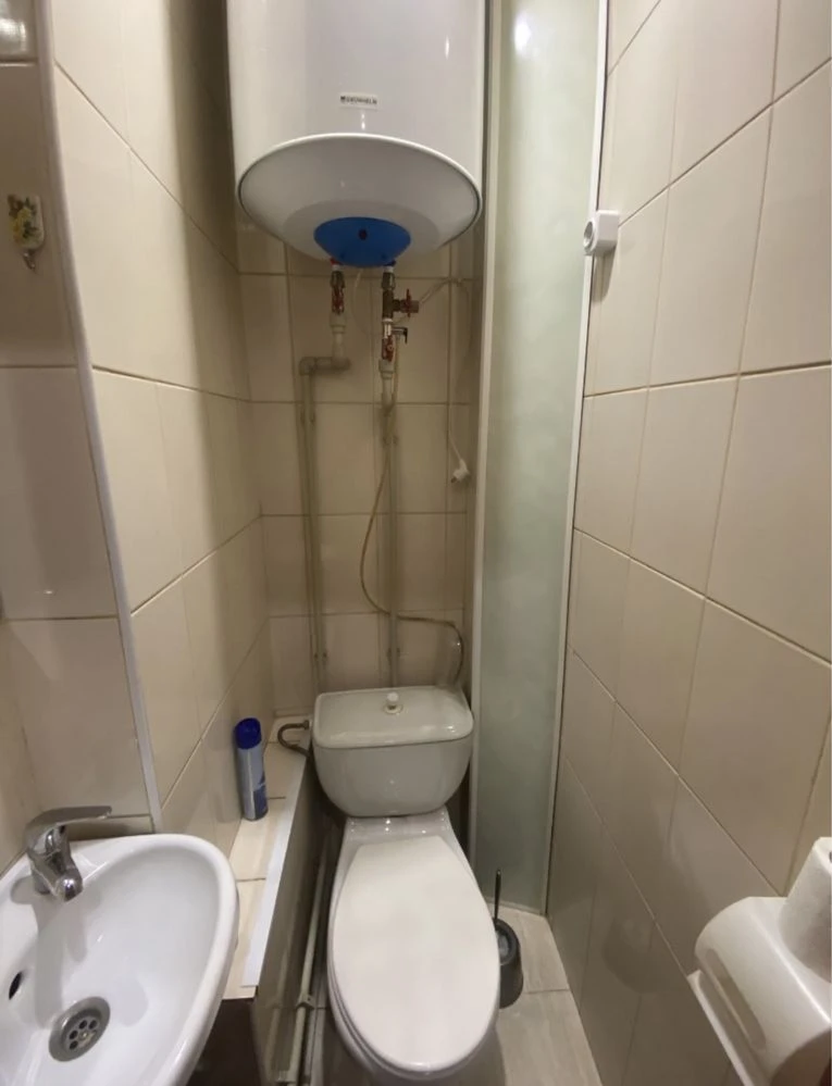 Продається 2-кімнатна квартира в центрі, Кам'янське