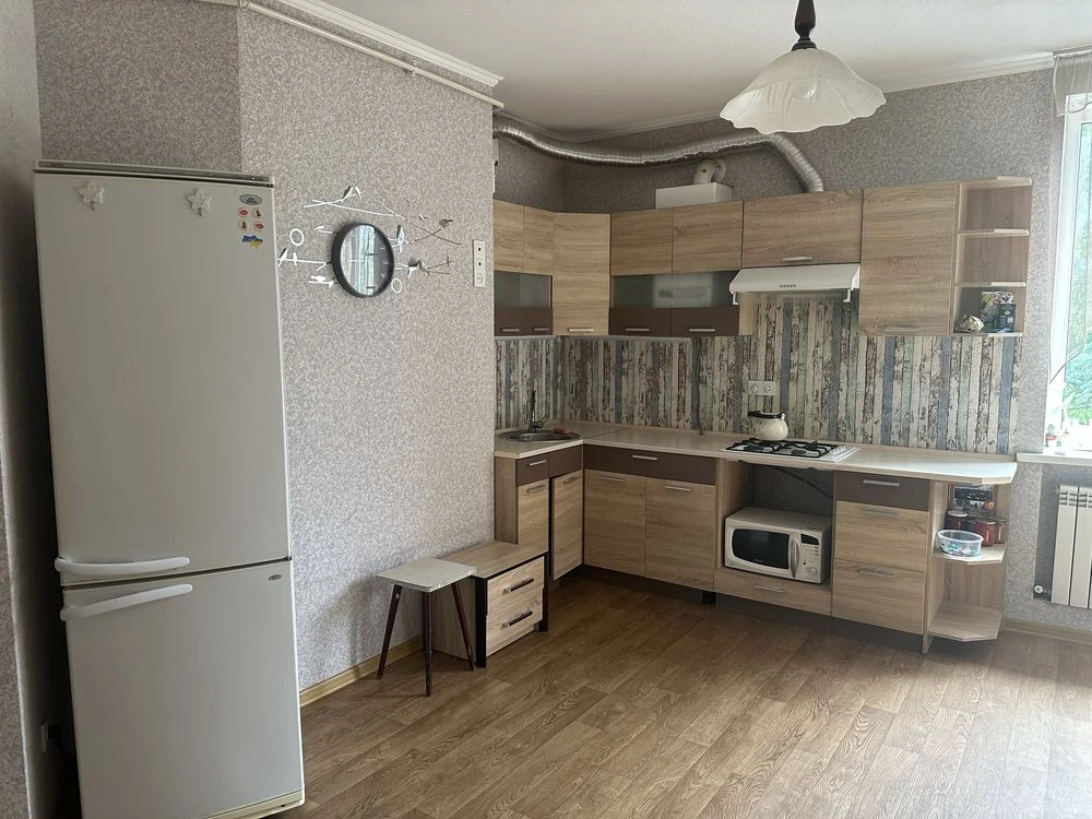 For Sale: 3-room apartment in the center