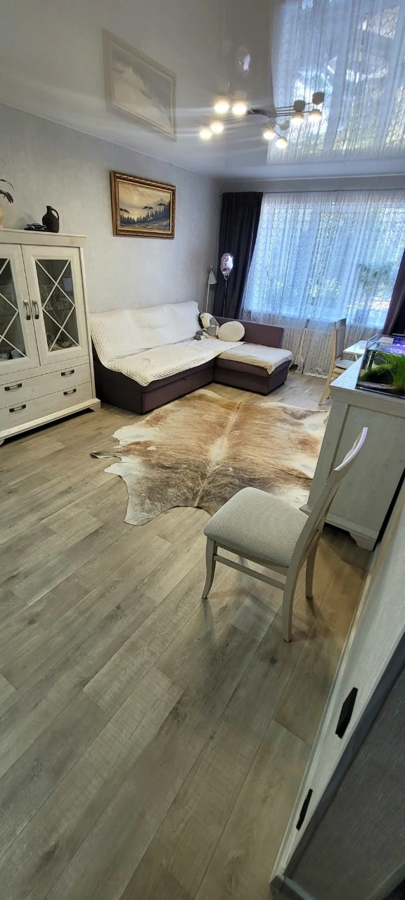 Продається 4-кімнатна квартира в ГАО Л/Б 3/9, 10 мікрорайон