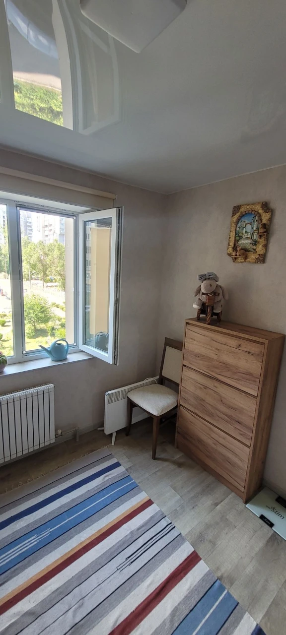 Продається 4-кімнатна квартира в ГАО Л/Б 3/9, 10 мікрорайон
